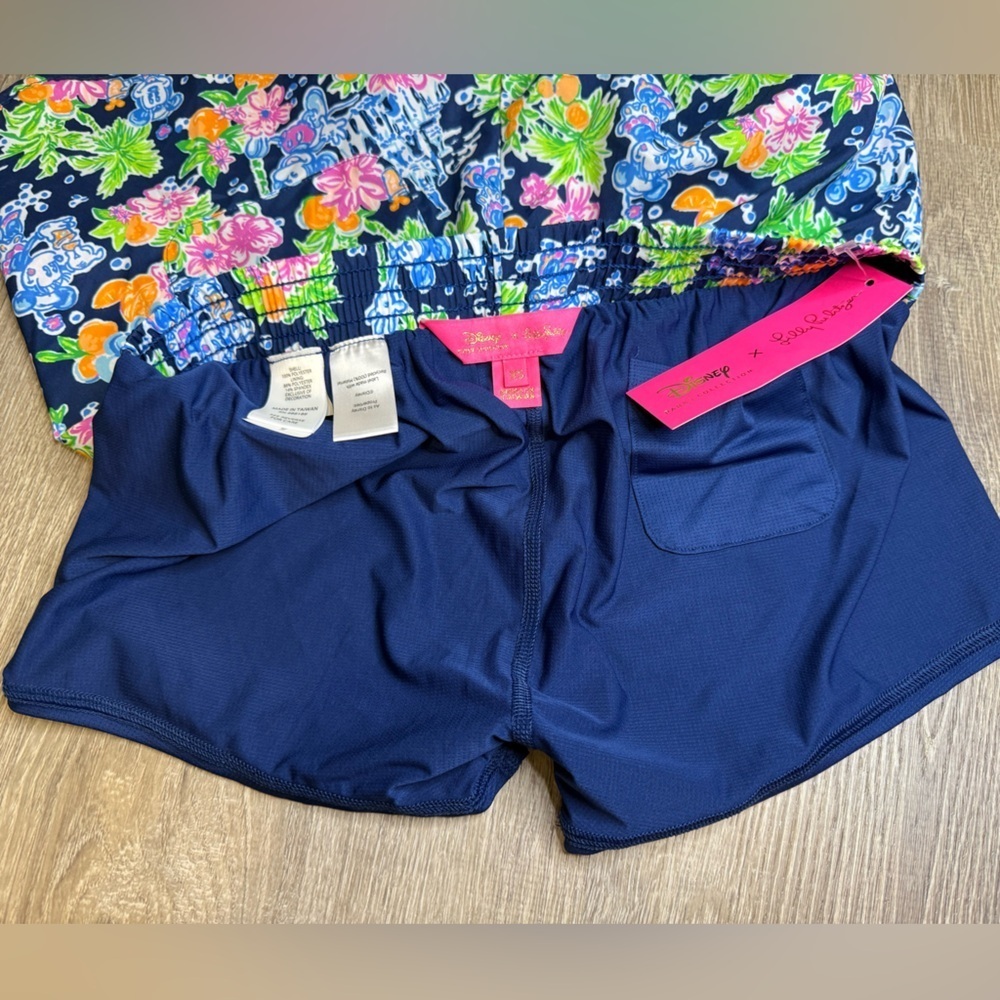 Lilly Pulitzer Loves Disney Ocean Trail Shorts XS Mickey Minnie Castle NWT - Picture 5 of 9
